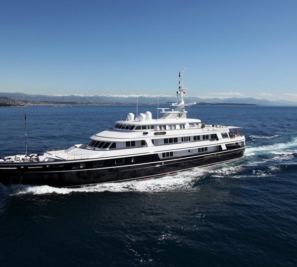 who owns the gallant lady yacht